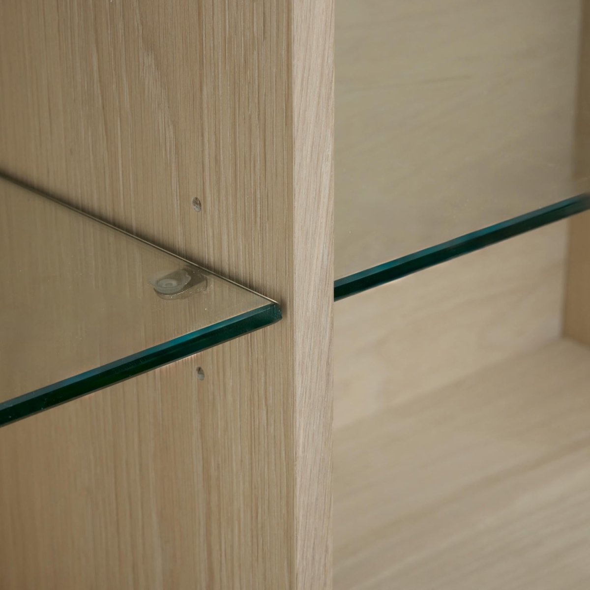Wandschrank mit LED-Beleuchtung - 160 cm breit - Eiche bianco