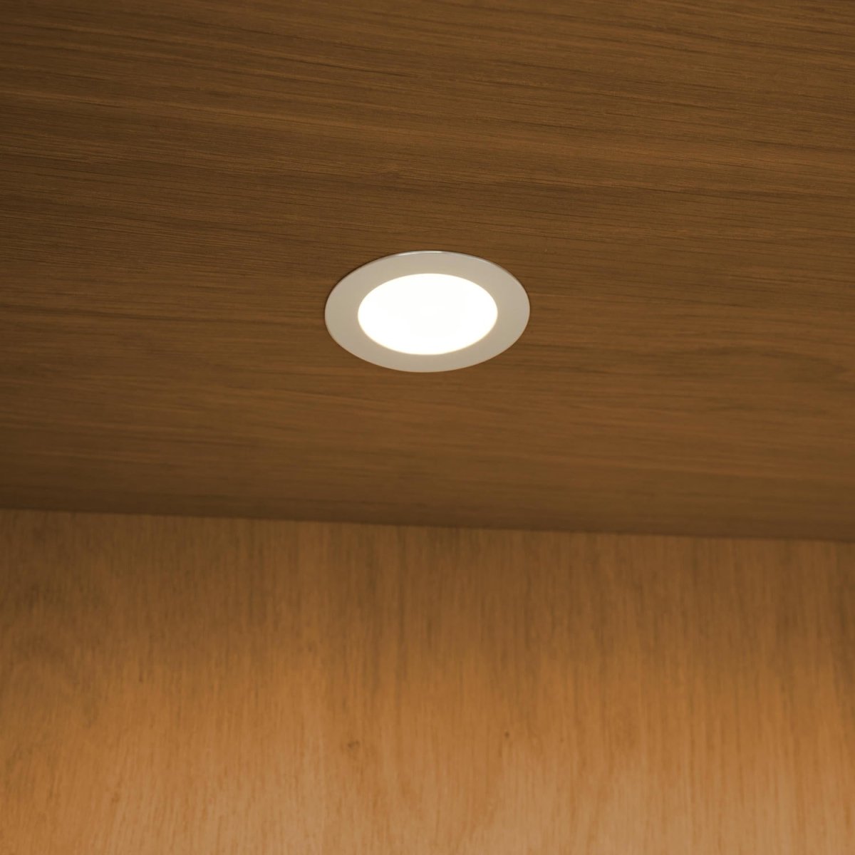 Wandschrank mit LED-Beleuchtung - 160 cm breit - Wildeiche