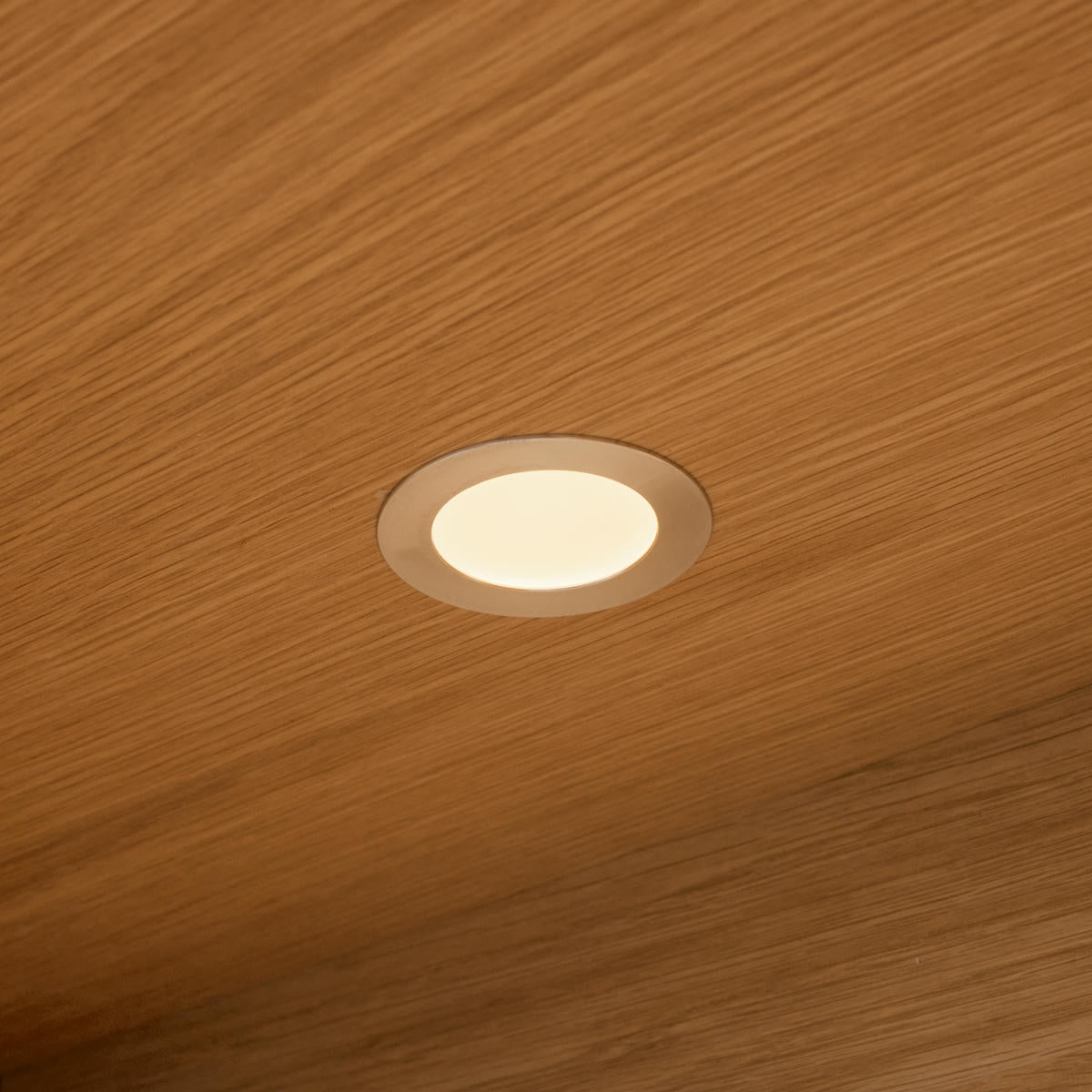 Wandschrank mit LED-Beleuchtung - 180 cm breit - Wildeiche
